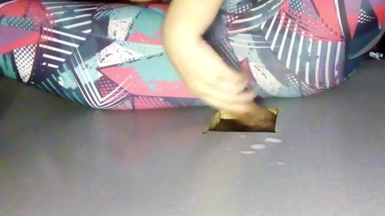 Sexoamateur: Handjob gloryhole