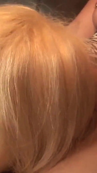 십대 Kayla Marley Mason과 Cala Cravescon 스트랩 온 쓰리섬 섹스