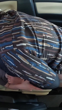 旦那に我慢させられてムラムラしてカーセックスする人妻