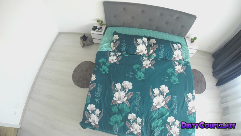 Dirty Couple: Šukání sexy holky, video pořízené shora, režisér střih