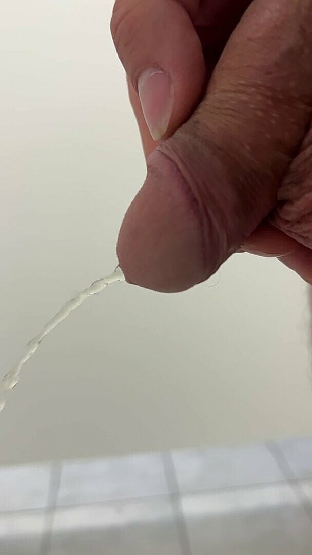 Apomit: धीमी गति से मूतना युवा बड़ा लंड बिना कंडोम समलैंगिक लड़का