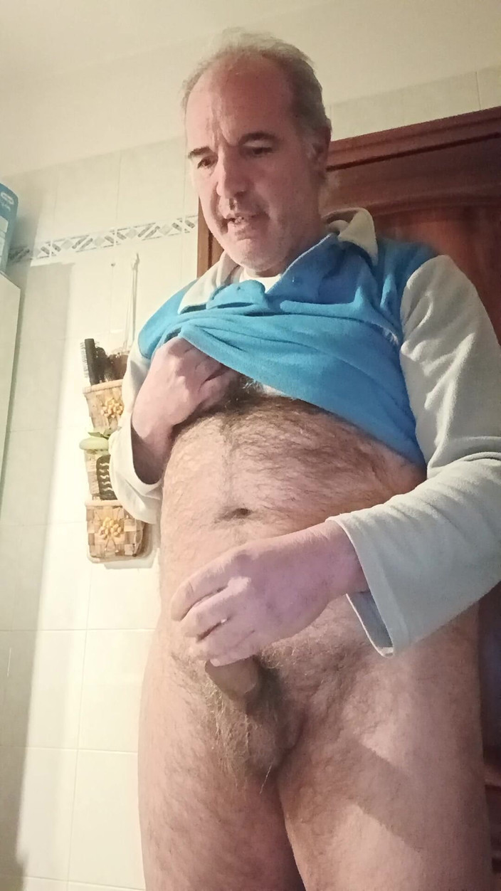 Setesesso7: A Wank in My Bathroom Before Going to Sleep!