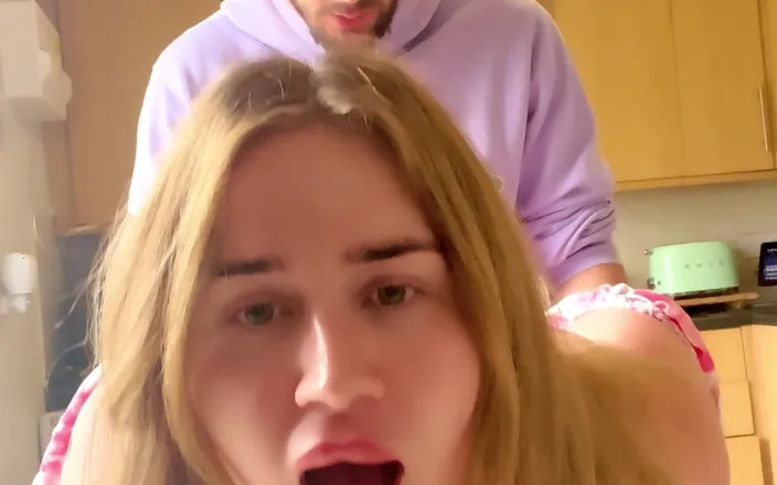 JessieHH: Fucked in Doggy, Cum on My Tits and Creampied by...