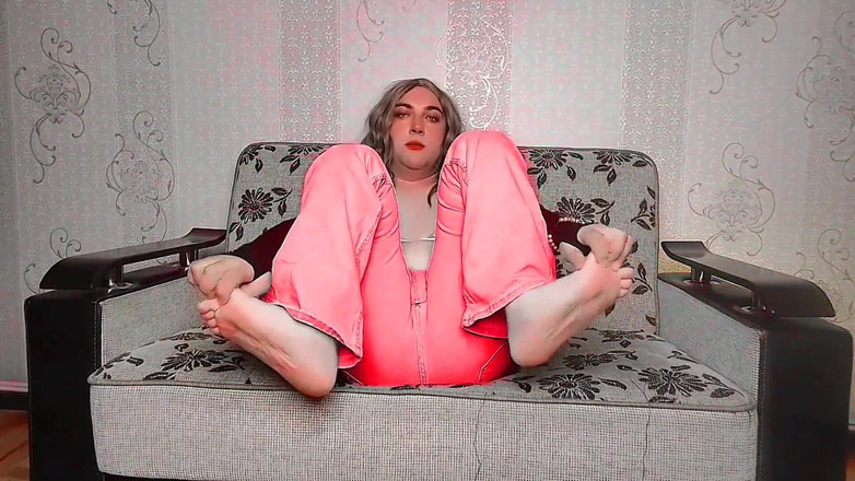 Kitty_Cross: Ohromující Sissy tě nutí padnout s každým krokem