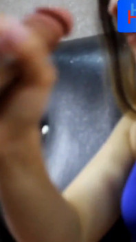 Otel odasında erkek arkadaşımın yatağında erkek arkadaşımın yarağıyla ağzımda oynadım