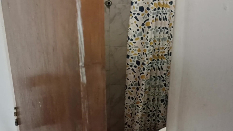 Swingersamateur40: Sen duş alırken kapıdan dışarı bakmaya cesaret ettim, üvey abla, bana...