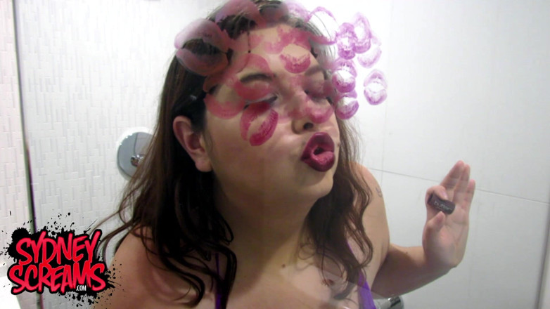 Sydney screams fetish: Lipstick Prints on Glass