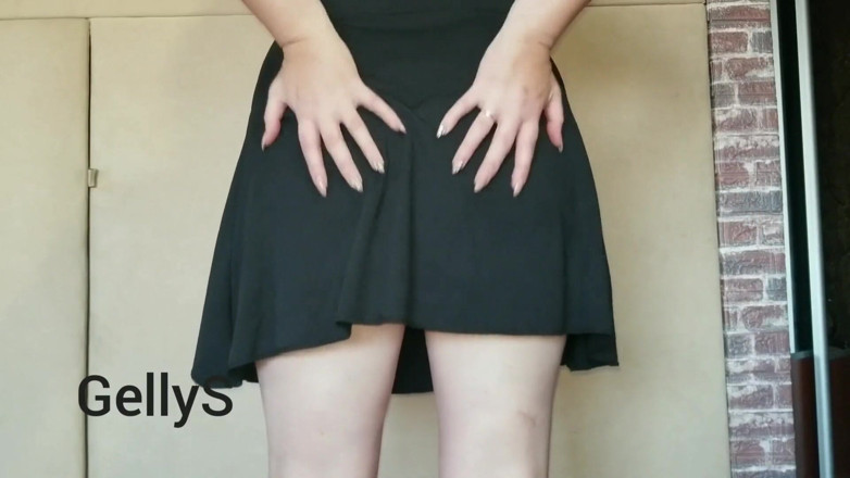 GellyS: Seksi Gelli cadı kostümüyle mastürbasyon yapıyor