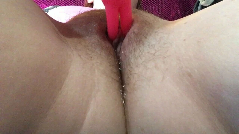 MistressWriggler: Over 20 Minutes of Almost Non Stop Squirting with Leg Shaking...