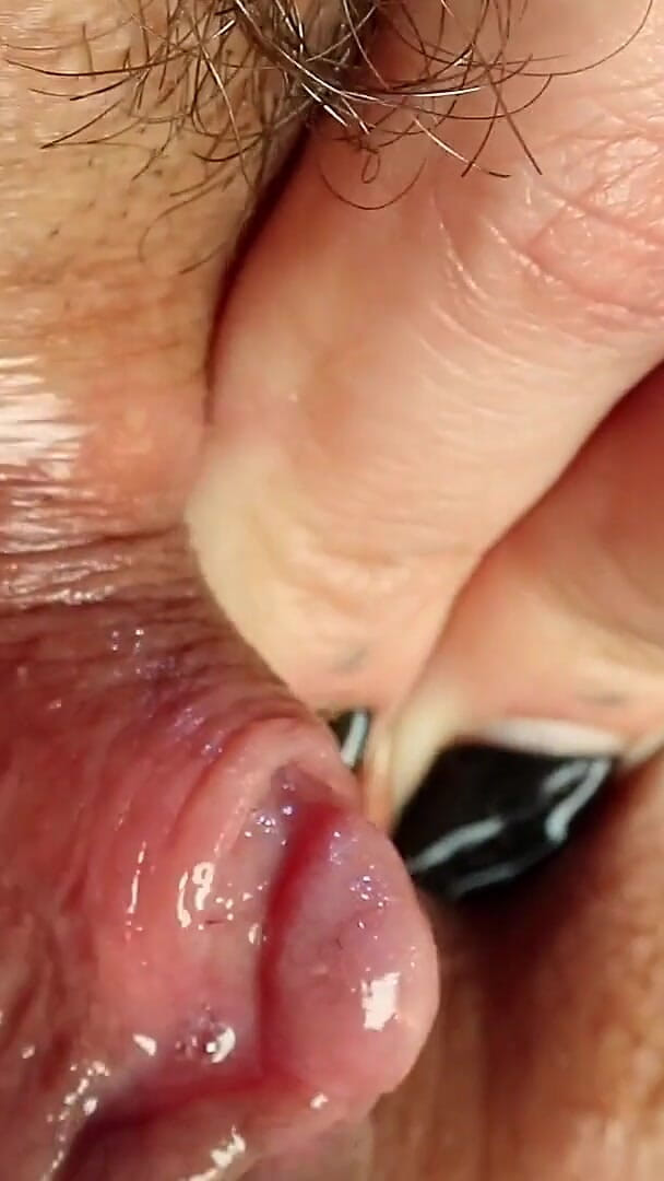 HD Clit 2 (Rainbow showers) HD Clit 2 (Rainbow showers)