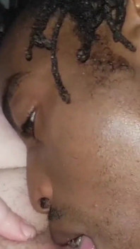 Youngenglishbbw frotando mi coño gordo mientras bbc nata4sex se come mi coño