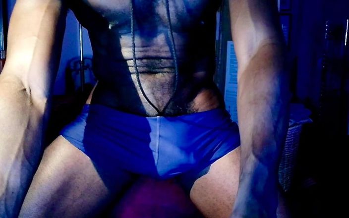 MrMagicDevil: My Massive Bulge em My Tight Blue Spandex Shorts com...