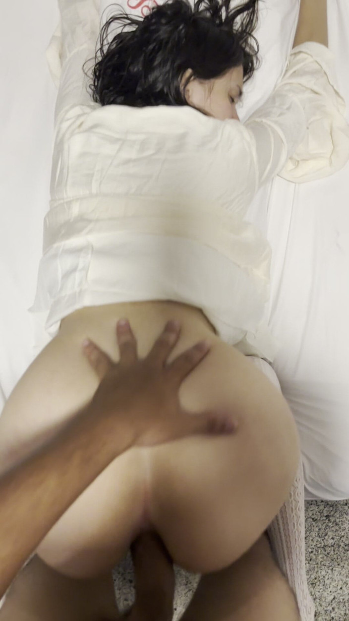 CASALCUIABAMT: Uomo esperto scopa una giovane ragazza in 2 buchi
