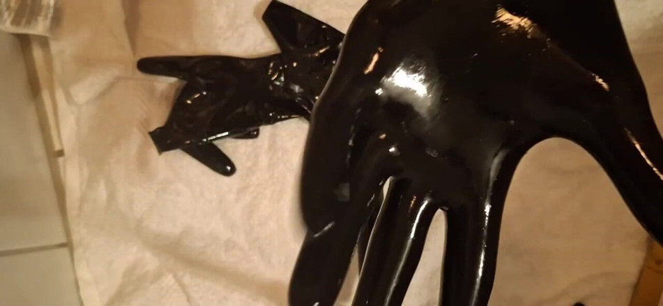 Dreamofevolution: Mănuși din latex
