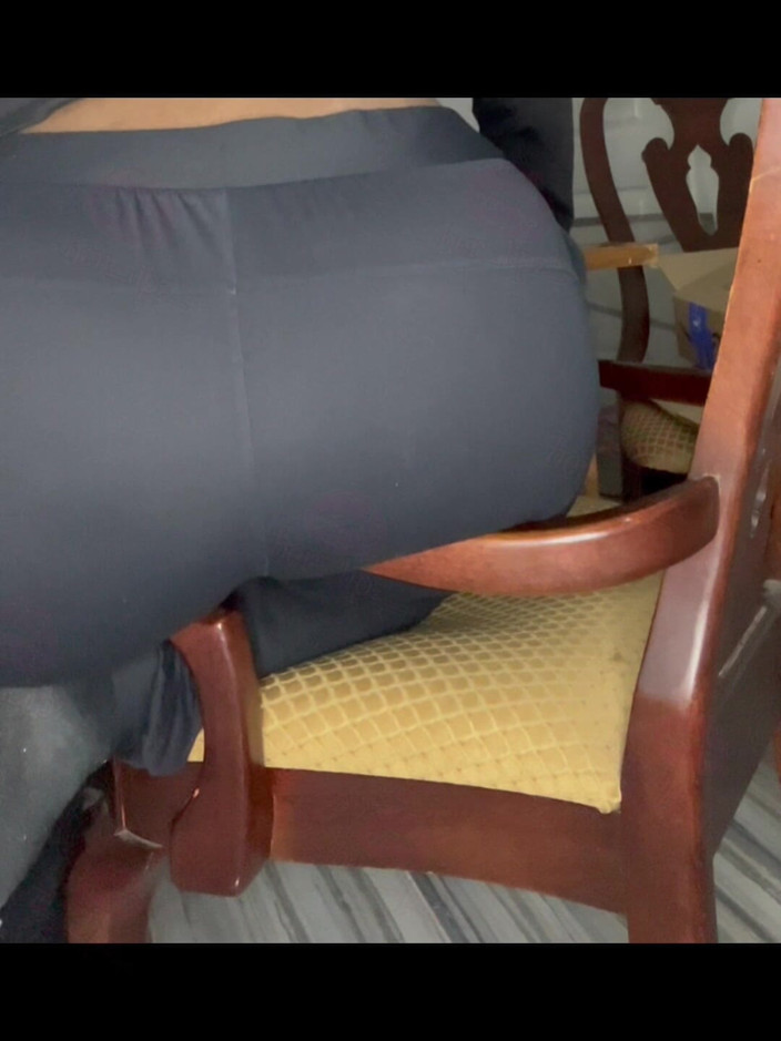 Anye Meshell: Knullar Vid Matsalsbordet!