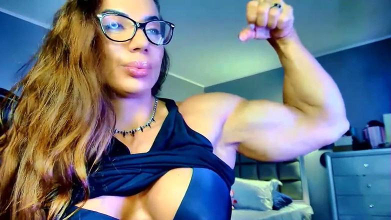 Alesyamuscledoll: Pelle Sui Muscoli Che Scoppiano E Rimbalzano