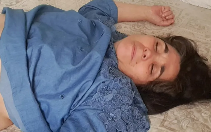 Mommy big hairy pussy: Stepmother Gives Her Stepson Her Breakfast of Sex