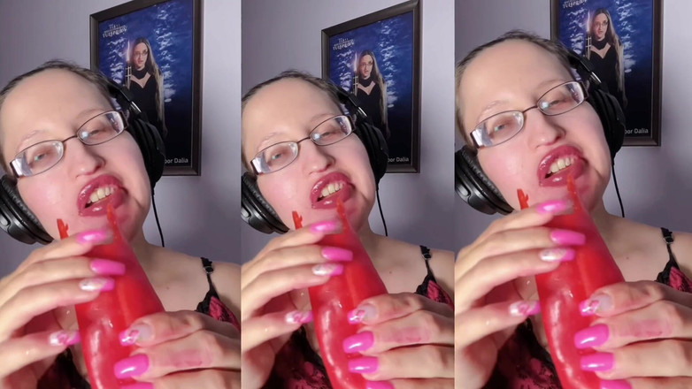 FinDom Goaldigger: Asmr Paprika Pepper Eating - Asmr, ochelari, Gianess, ruj, buze mari,...
