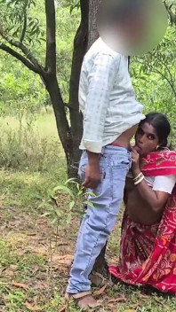 A Village Bhabhi Fucked by a School Student in Forest,sona Bhabhi First Time Outdoor Sex by Her Boyfriend