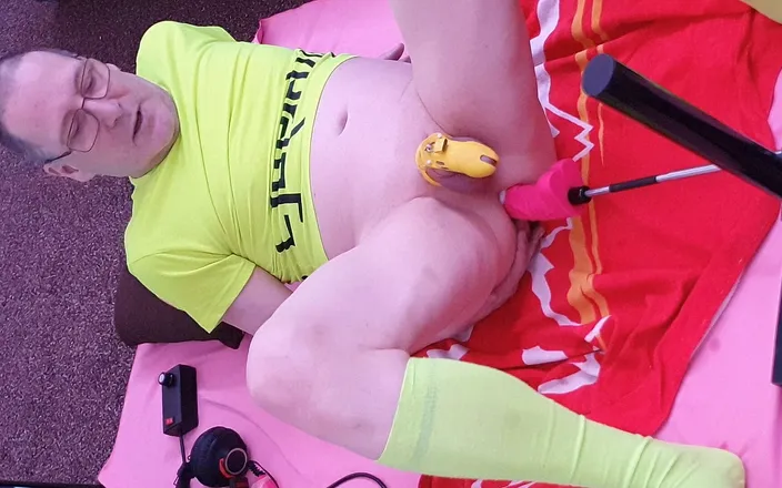 Mike Essex: Chastity Cage Dilfs Anal Dildo Fun on the Fucking Machine