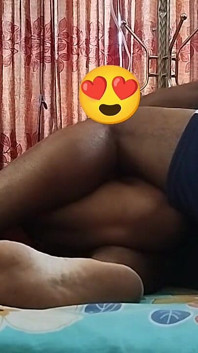 T-mädchen fickt dicken arsch, kollegen großen schwanz im zimmer des chefs!