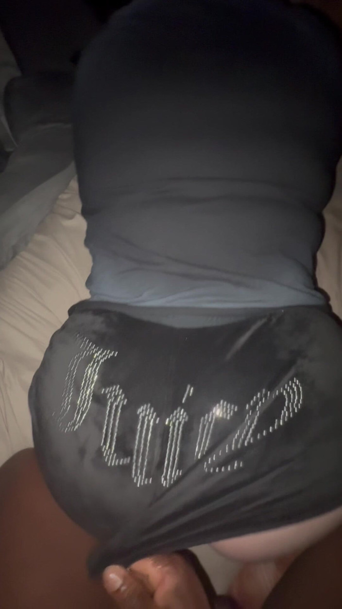 Nofaceguy09: 我怎么对我的老婆说对不起，我的大黑屌插在她紧致的白色阴户里