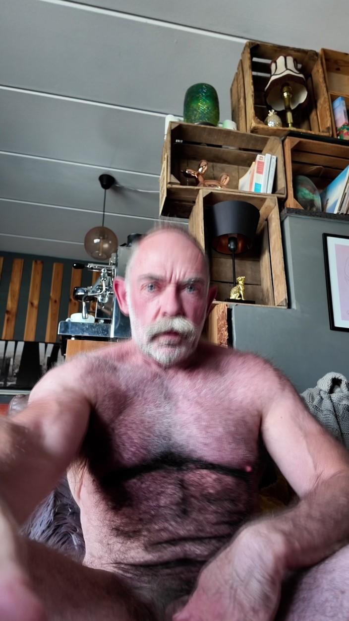 Jack van Dean: Hairy Bear Shoots 2 Loads