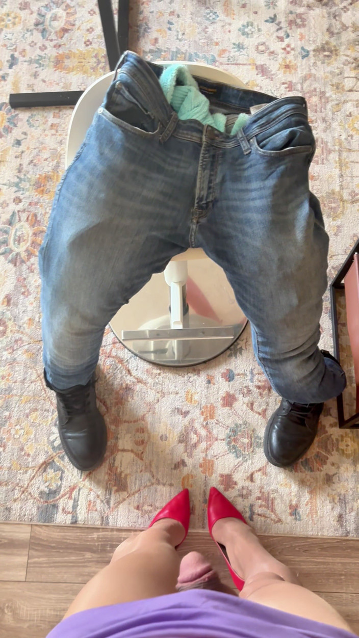 cd_aysemmm: Rozdrtila jsem koule poslíčka s pizzou