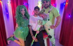 Cock Crazed Clowns: Frankie Jax se întâlnește cu clovnii nebuni cu pula verde