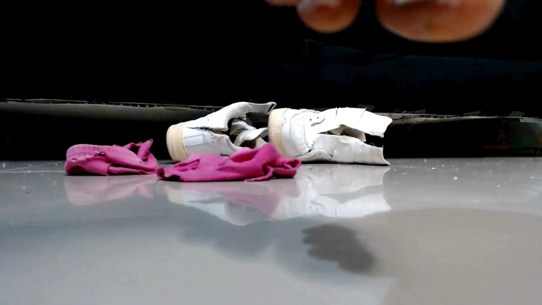 Maeling: Orgasme Nike Sneakers pertumbuhan kaki kemusnahan - kaki bagur, fetish transformasi,...
