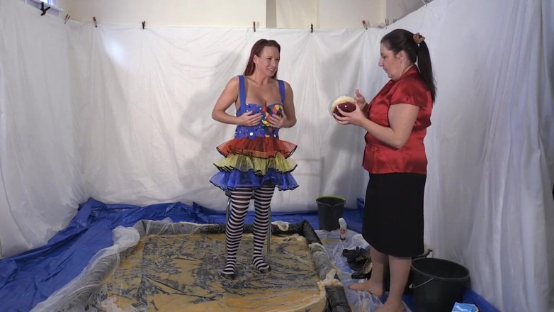 Gunked up girls: Gazda obraznică a petrecerii Faye Rampton futută