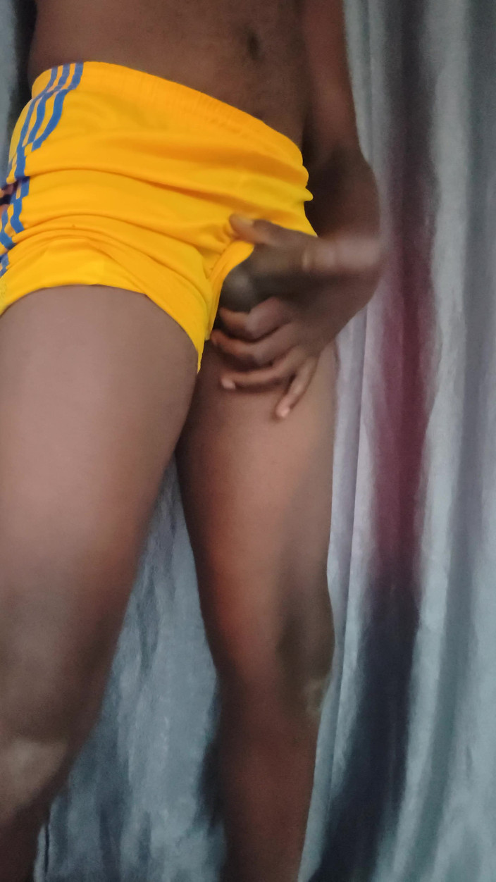 Kenyandick: Africano homem pau duro vem ser perfurado