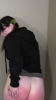 Rent a gouvernante S1 E5: Ami und Audreys spankings