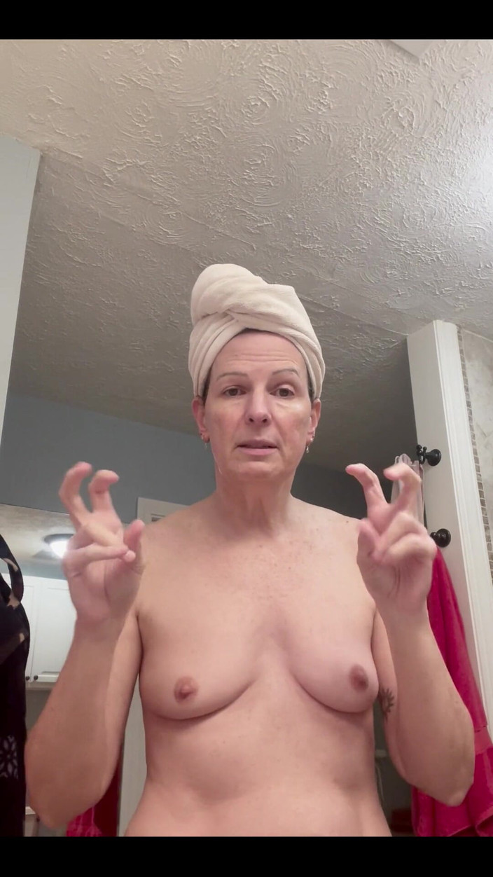 bethmckenna: Je to skoro víkend.