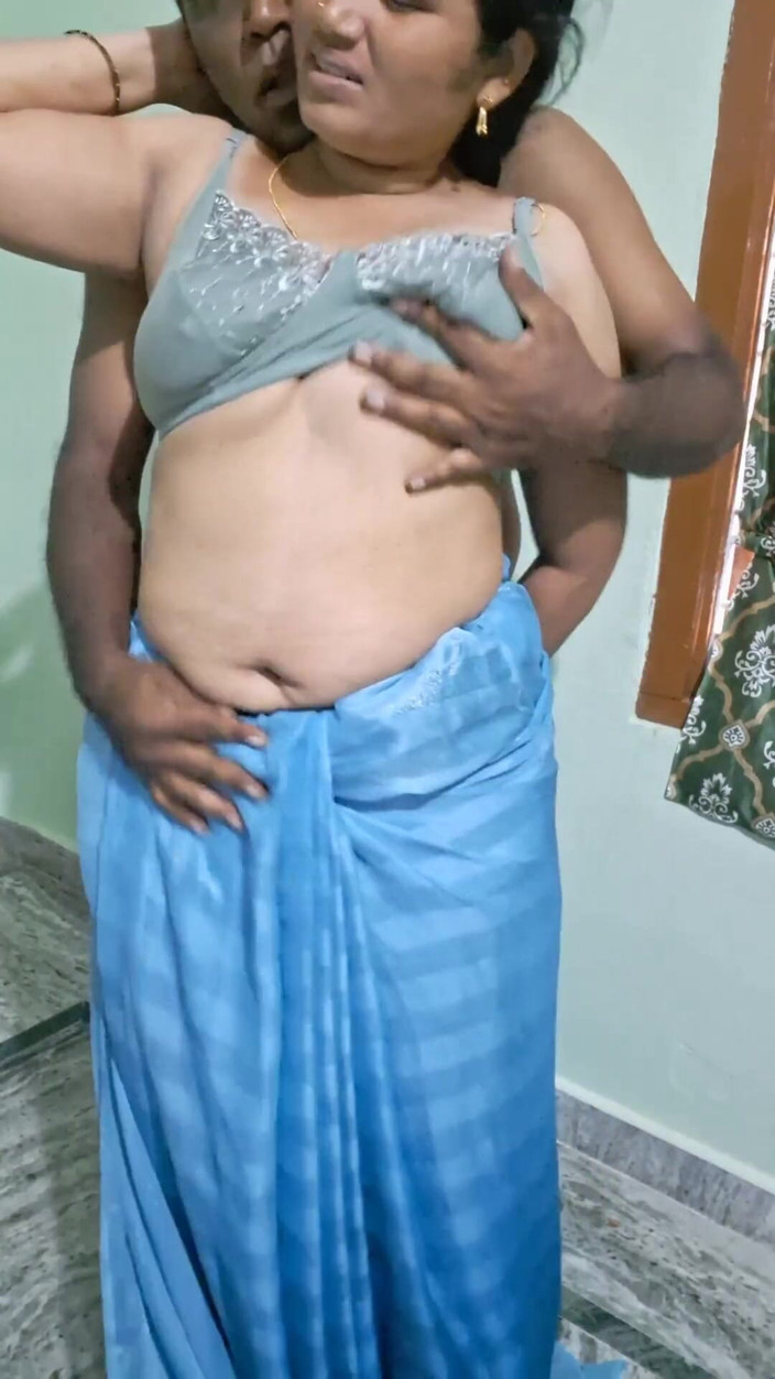 Sexy sindu: Hot Kissing Couple