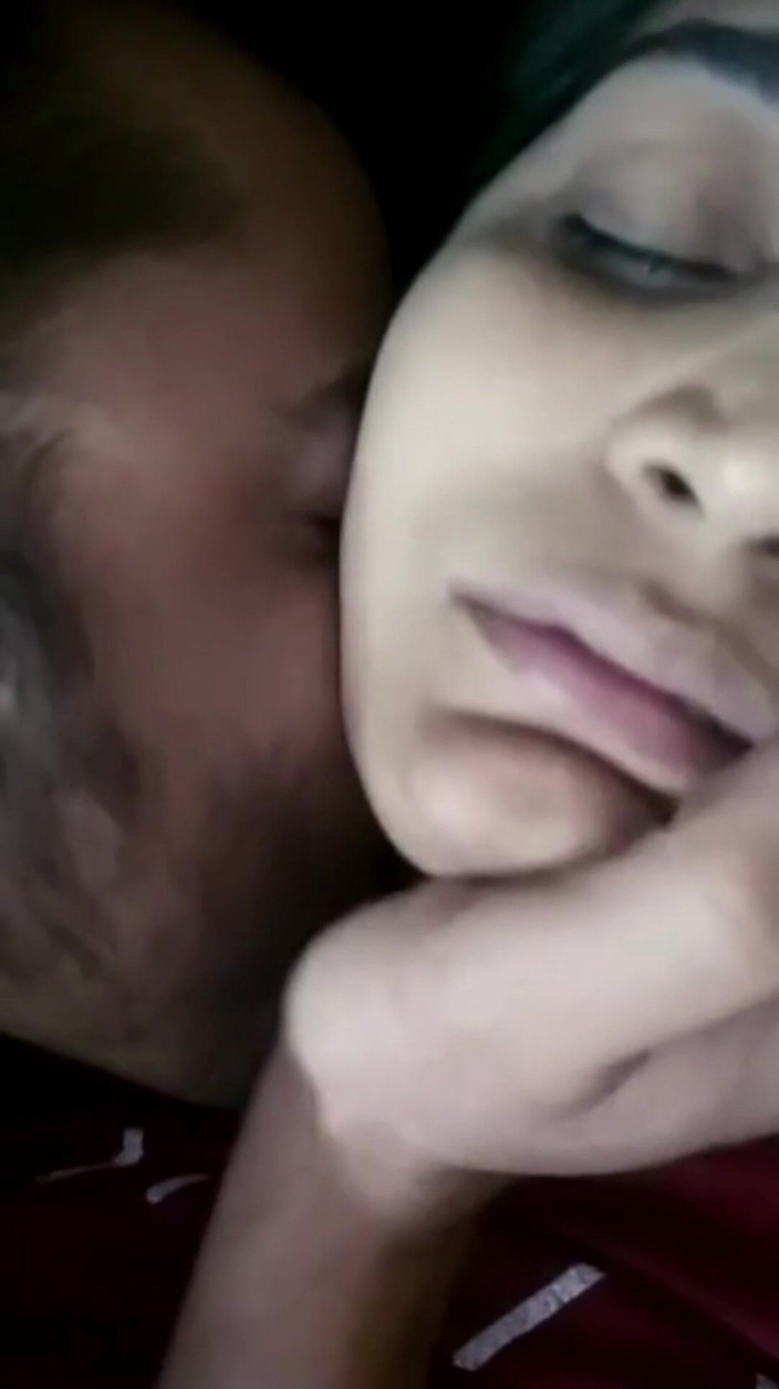 Indian porngirl: Žhavá sexy dívka s přítelem