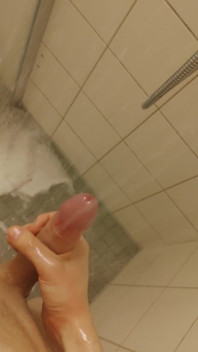 Under the Shower Piss and Cum Mix