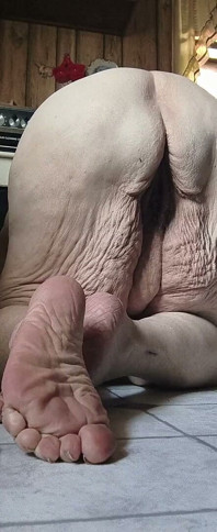 Ona nahá v kuchyni podlahy čas na drhnutí Čas na Tounge Scrub That Pussy