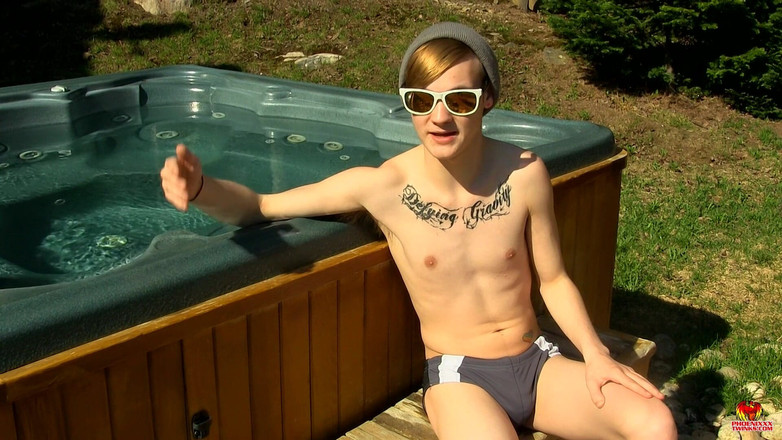 Phoenixxx: 스카일러와 함께 태양을 즐기다