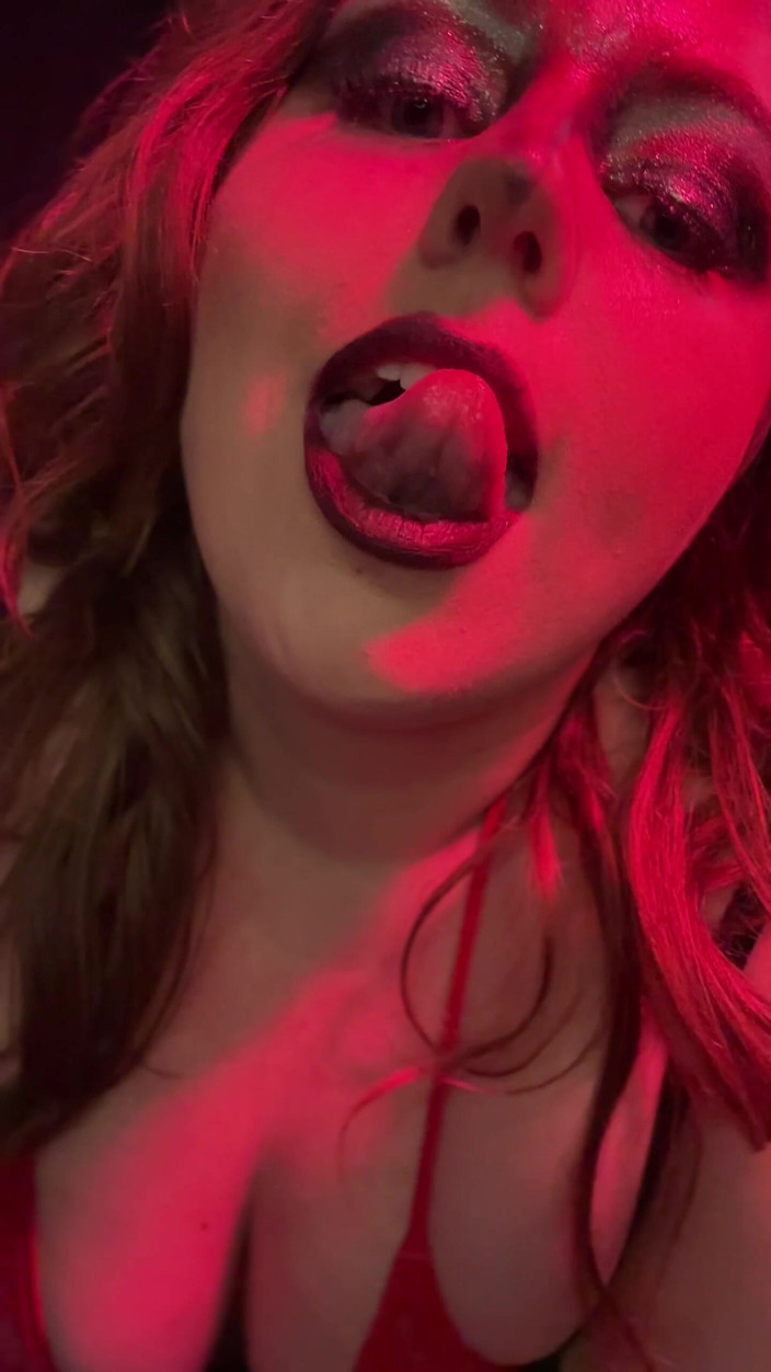 KinkyKatie: Tachinare Cu Mamă Sexy Mare Și Frumoasă Succubus - Kinky Katie