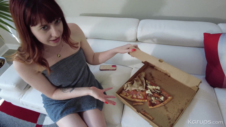 Karups POV: Pizza kontol dalam