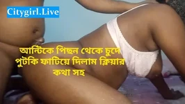 नई और सबसे अच्छी बांला मेरी सौतेली मम्मी से बात कर रही है