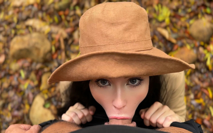 Sweetie Fox: Przewodnik wyssał truciznę z penisa i uratował jej życie w dżungli...