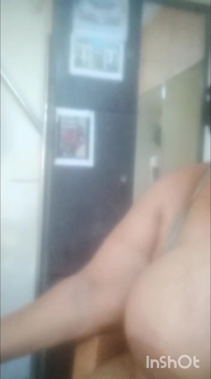 Tamil lesbian: Video hot tante seksi asal desa tamil yang lagi hamil...
