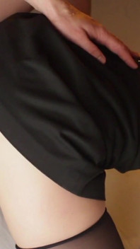 Close-up Pussy Gets the Big Cock and Hug Cum Inside