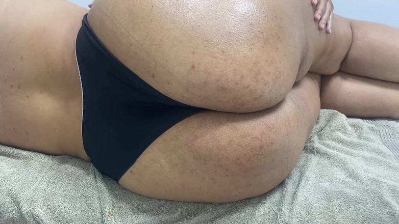 kloyesteicy: Menggosok pantat gemuk