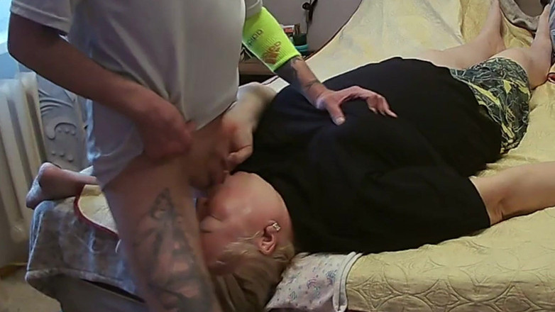 Zona901: Îmi masturbez pula pentru a ejacula pe iubita mea