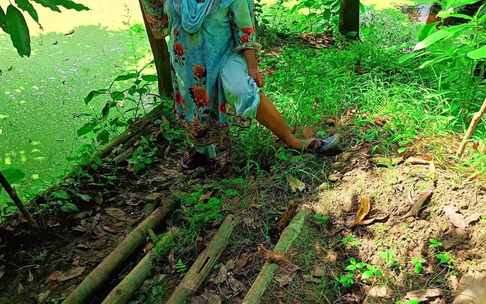 mahihot1: Un mec baise avec sa voisine tatie