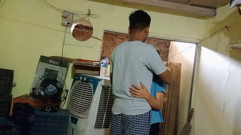 NikiRathod: Pantat bahenol cewek sange ini ditampar habis-habisan dan bikin cewek...