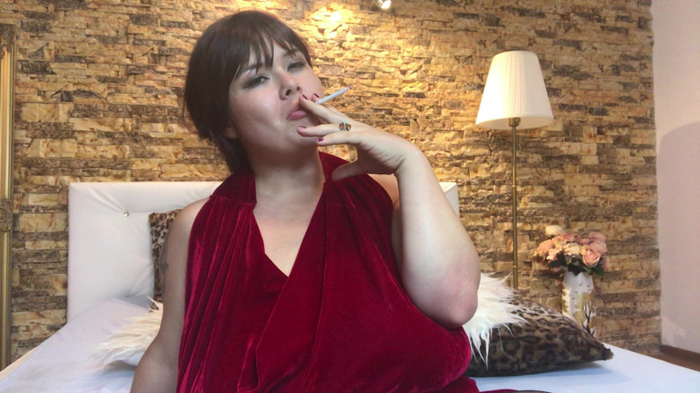 Roxanne Miller: Naakt roken voor je fetisj